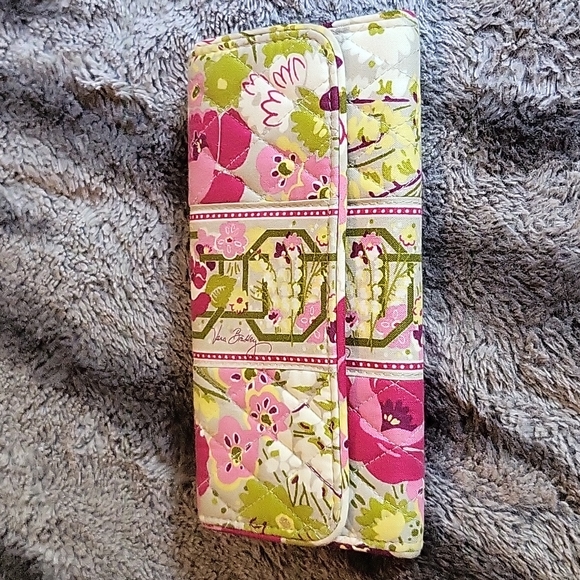 Vera Bradley 4 Piece Set - wallet, jewelry case, purse - great used condition - Picture 11 of 17